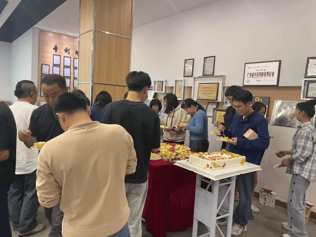 【鸿彩大家庭Q1集体生日会】暖心启程，共赴美好时光！