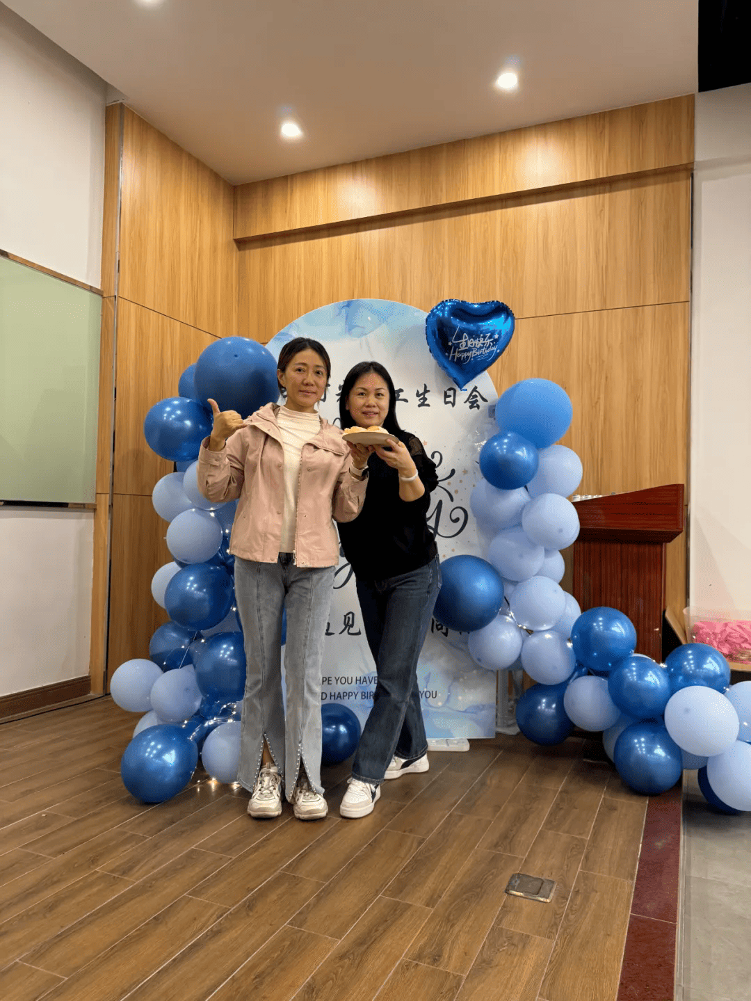 【鸿彩大家庭Q1集体生日会】暖心启程，共赴美好时光！