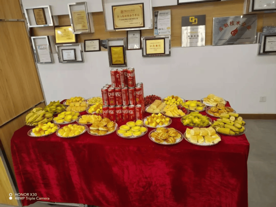 【鸿彩大家庭Q1集体生日会】暖心启程，共赴美好时光！