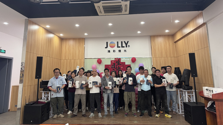 【鸿彩大家庭Q4集体生日会】生日快乐，愿温暖常伴!