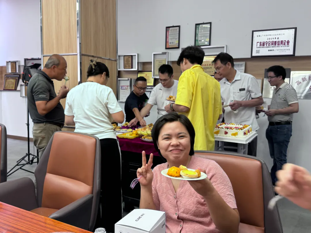 【鸿彩大家庭Q2集体生日会】时间记录成长,岁月见证同行! 【鸿彩大家庭Q2集体生日会】时间记录成长,岁月见证同行!