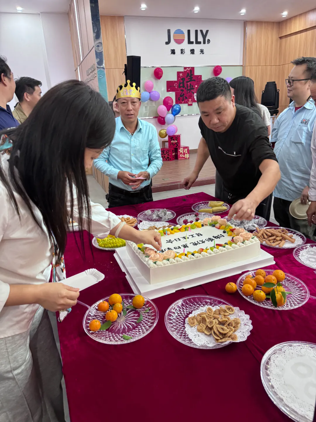 【鸿彩大家庭Q4集体生日会】生日快乐，愿温暖常伴!