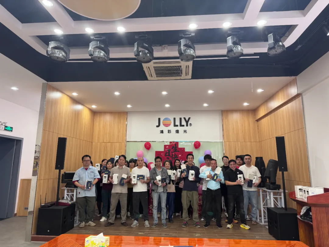 【鸿彩大家庭Q4集体生日会】生日快乐，愿温暖常伴!