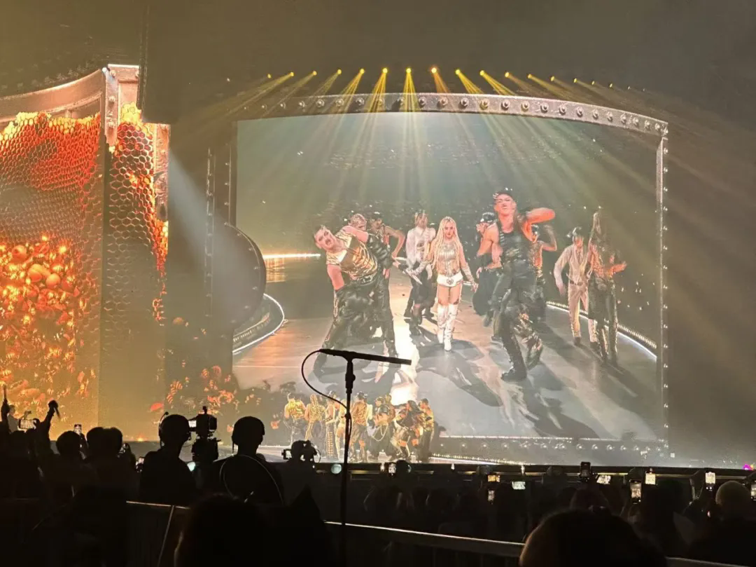 巨蟒出没！Jolin蔡依林化身“蛇姬”震撼登场