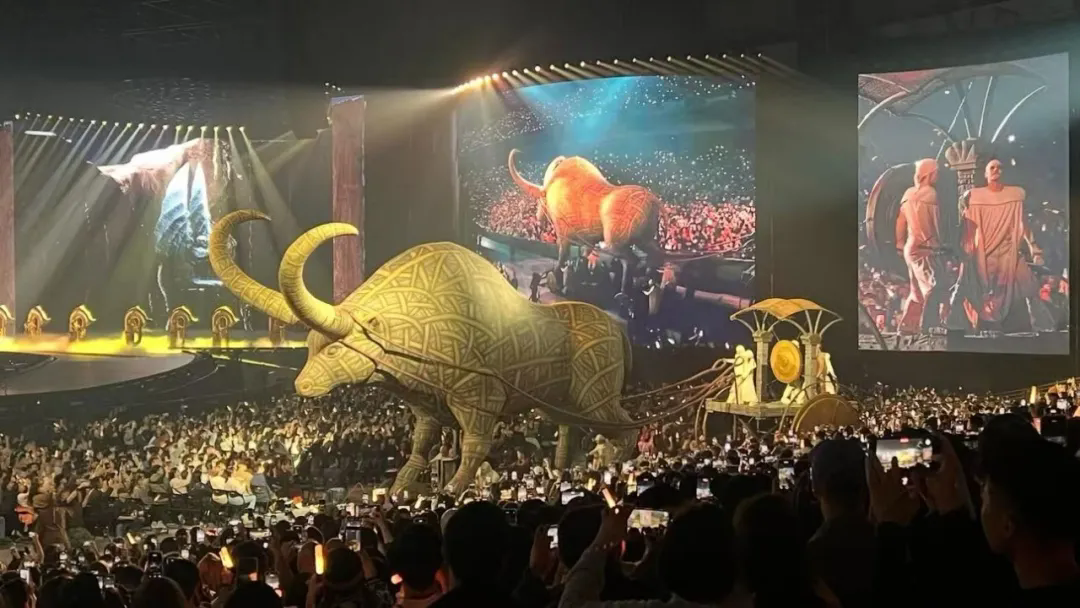 巨蟒出没！Jolin蔡依林化身“蛇姬”震撼登场