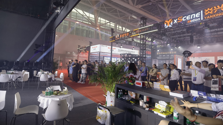 GET Show第二天，鸿彩灯光盛宴继续火热上演