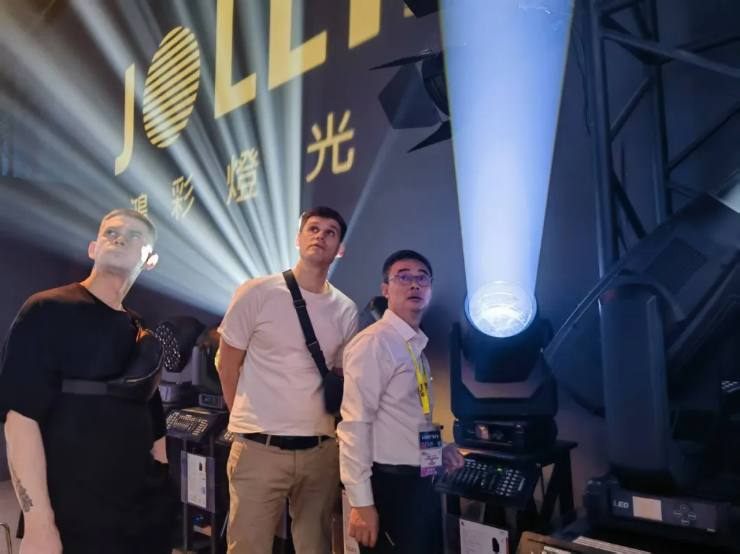 聚焦首日盛况，鸿彩灯光闪耀2026 GETshow