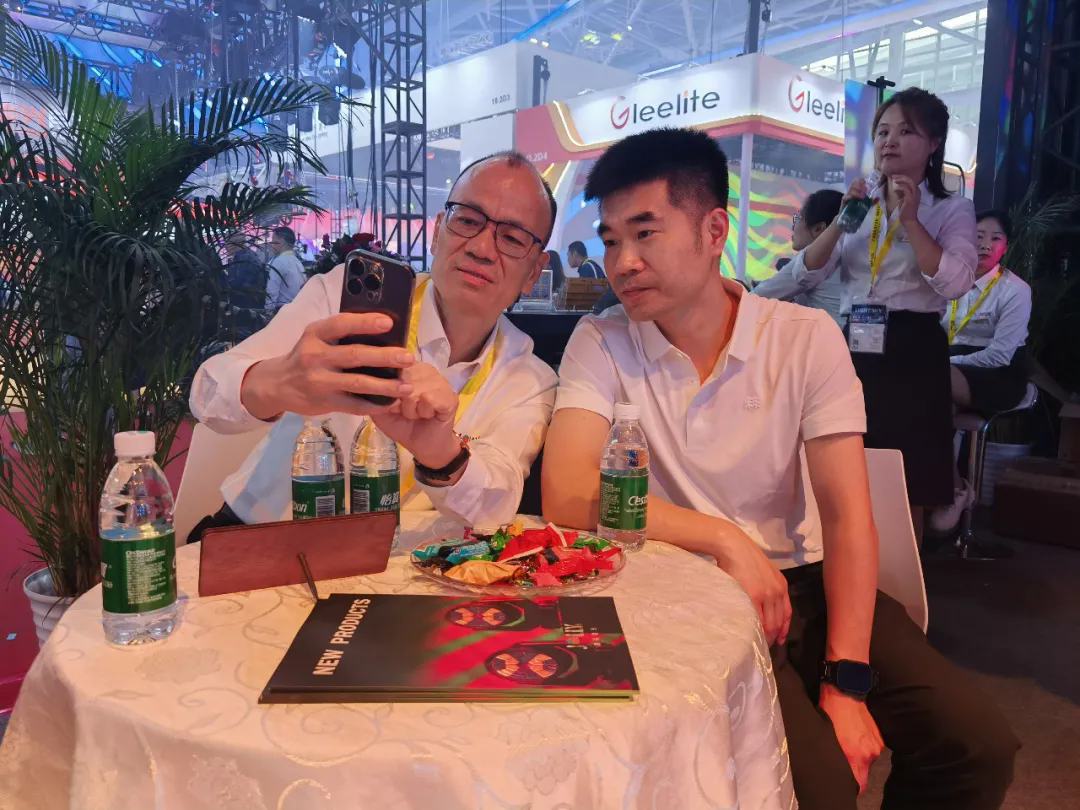 聚焦首日盛况，鸿彩灯光闪耀2026 GETshow