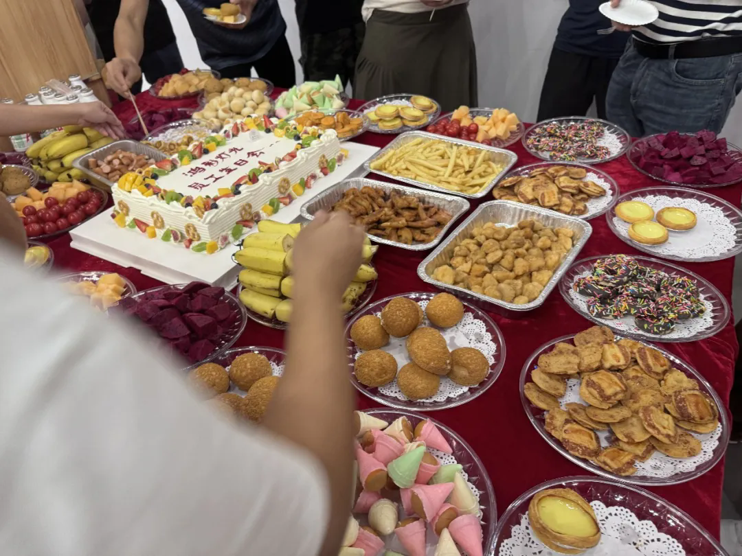 【鸿彩大家庭Q2集体生日会】快乐生辰激活沁夏时光！
