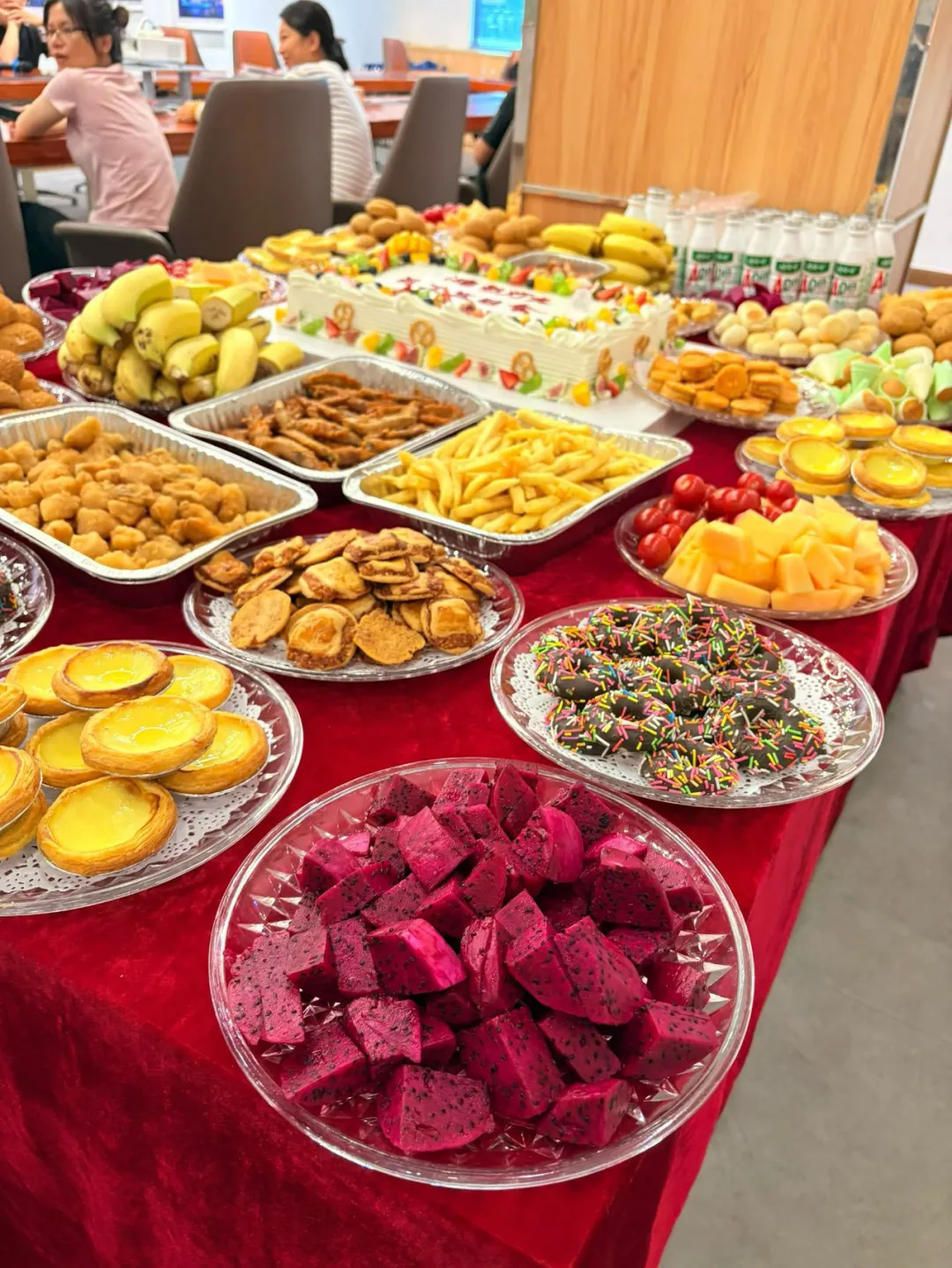 【鸿彩大家庭Q2集体生日会】快乐生辰激活沁夏时光！